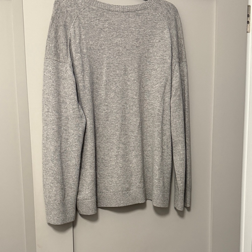 Everlane Classic V-Neck Cashmere Women's Sweater - Picture 7 of 8